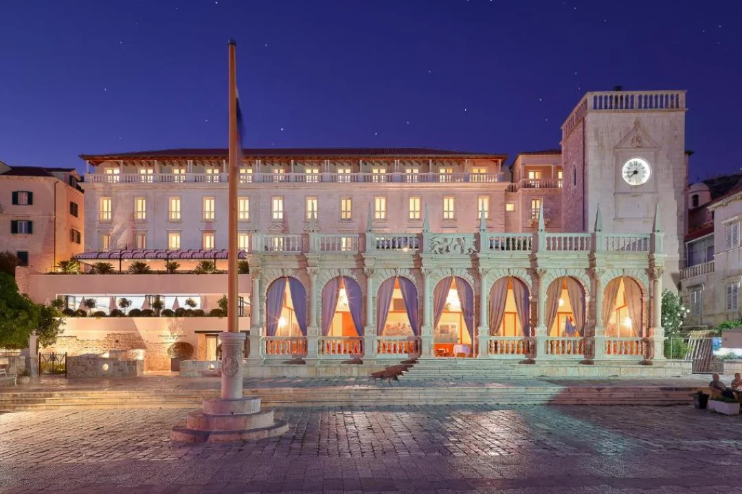 Sunčani Hvar 